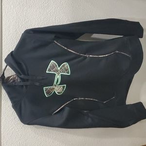 Womens Under Armour hoodie. Black green and camo